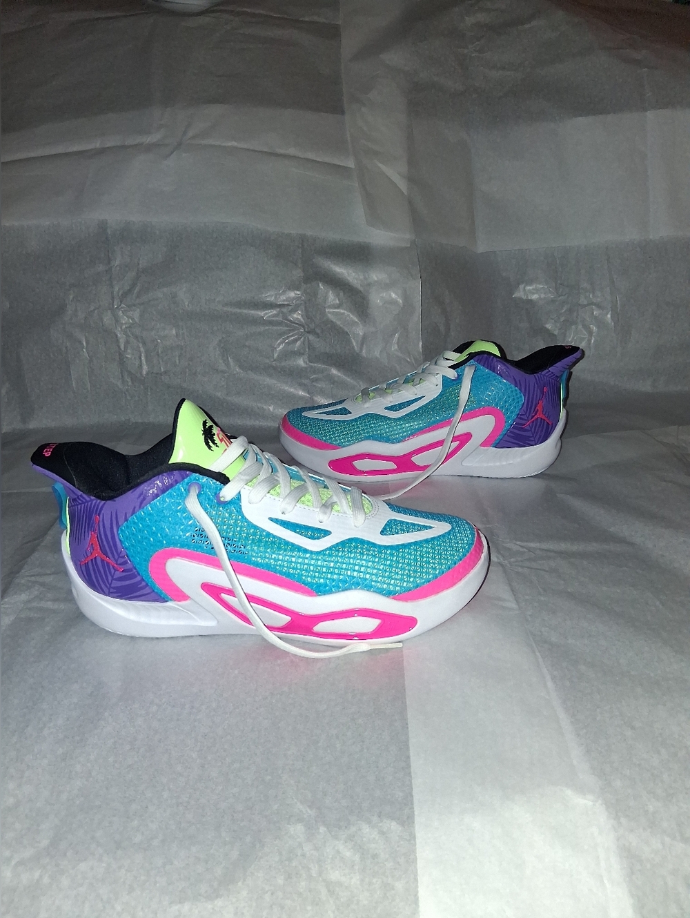 Air Jordan Tatum 1 Sneakers, Brand New, 7Y = Women 8.5